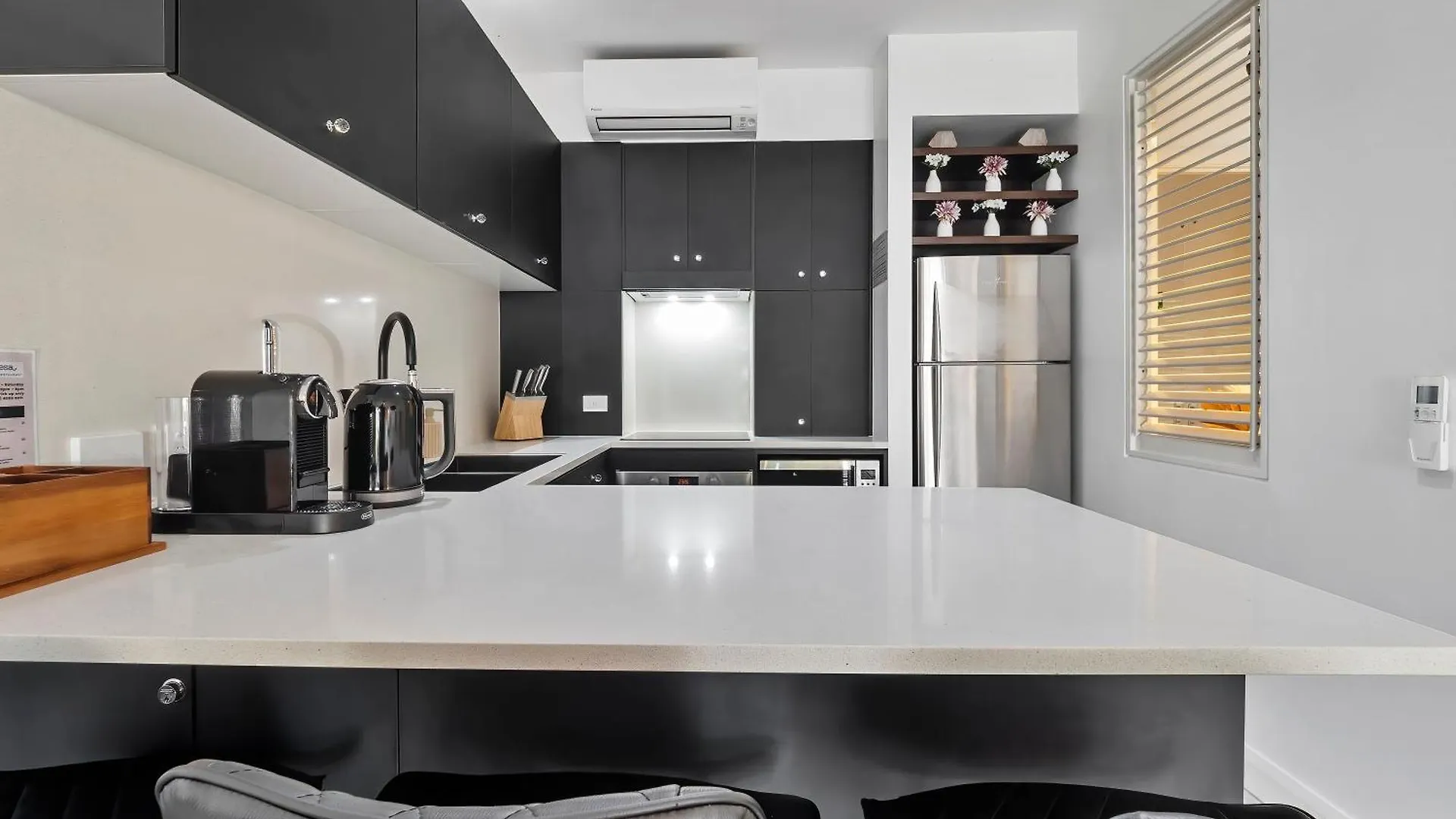 Luxury 2 Bedroom Beach Club Apartment Palm Cove